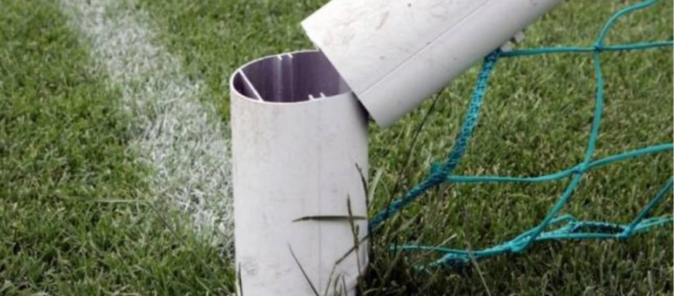 Απίθανο περιστατικό σε αγώνα της Γ'Εθνικής: Έσπασε δοκάρι κατά τη διάρκεια του παιχνιδιού (φωτο)